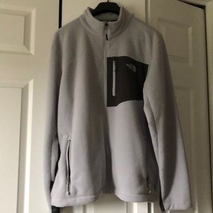 Men’s XL North Face medium weight fleece jacket